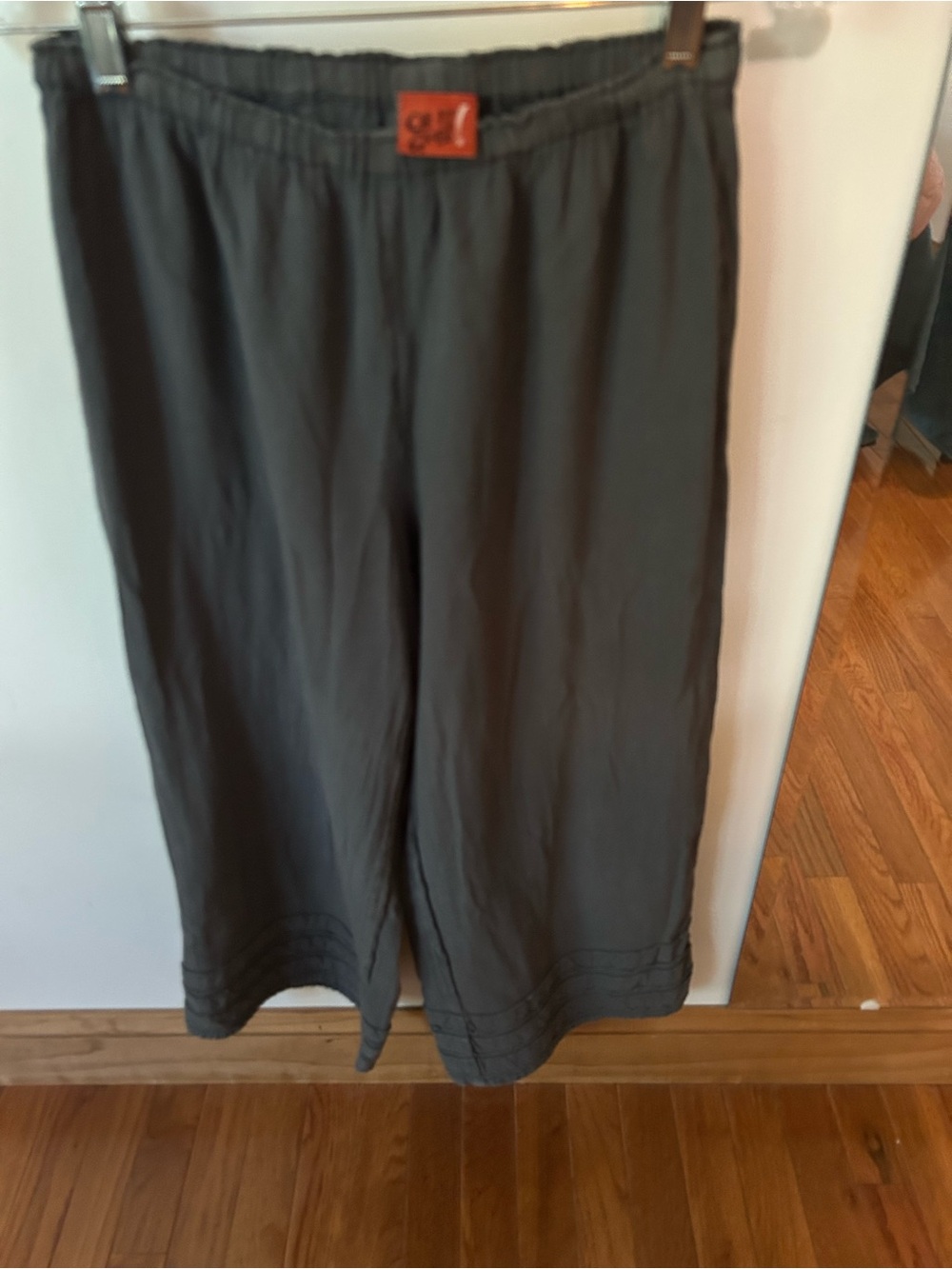 Oh My Gauze Grey  Pull-On Capri Pants
